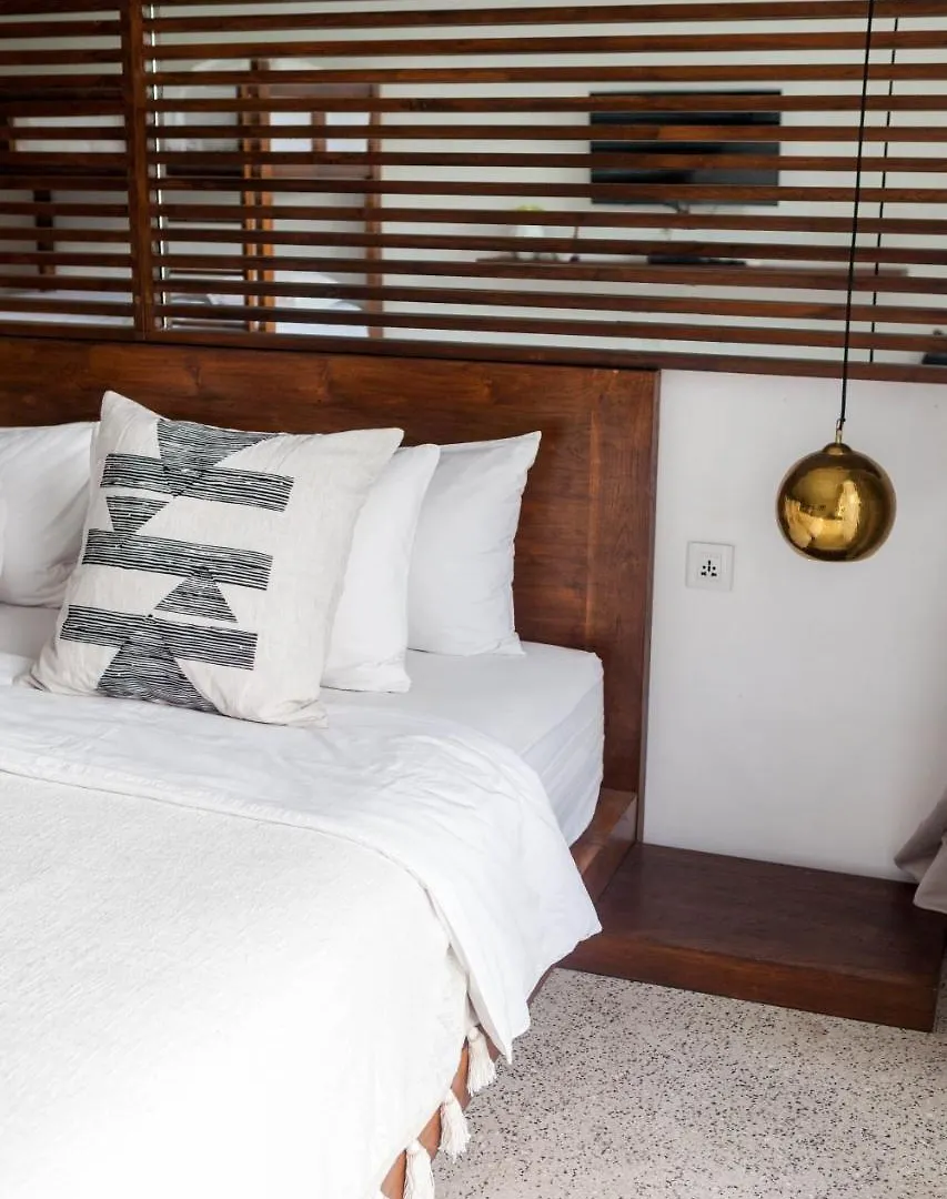 The Aora - Capacious Villa Close To Seminyak Sights