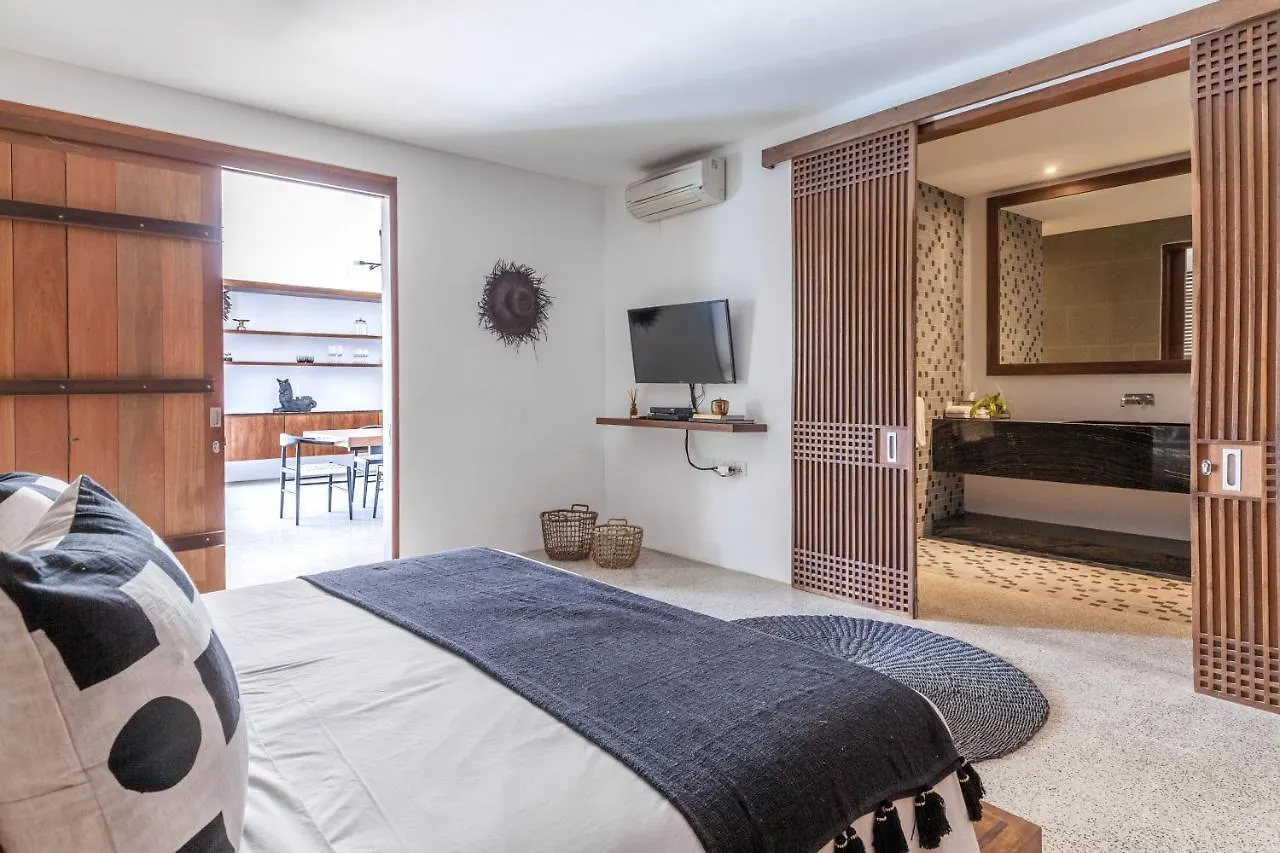 The Aora - Capacious Villa Close To Seminyak Sights Indonesia