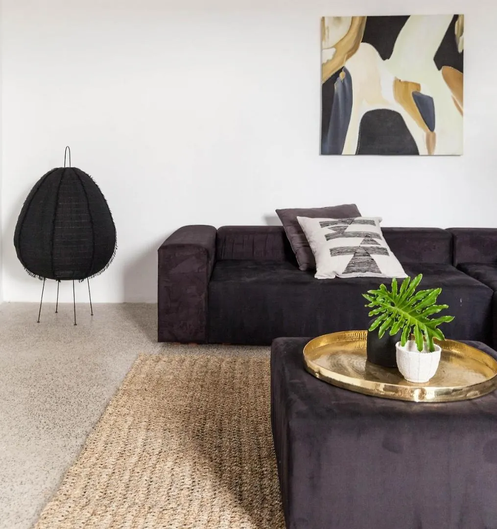 The Aora - Capacious Villa Close To Seminyak Sights