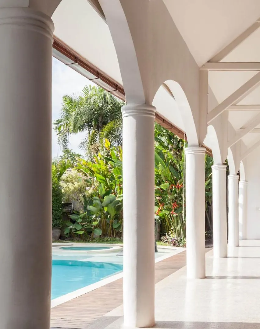 The Aora - Capacious Villa Close To Seminyak Sights