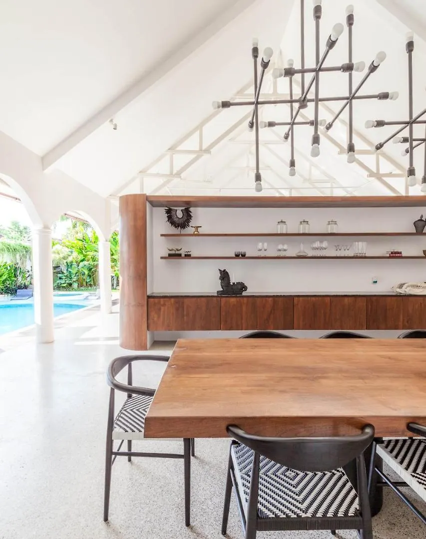 The Aora - Capacious Villa Close To Seminyak Sights 인도네시아