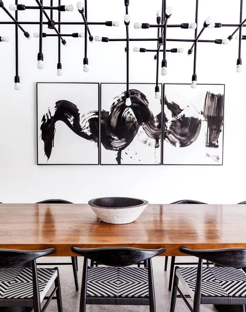The Aora - Capacious Villa Close To Seminyak Sights  세미냑